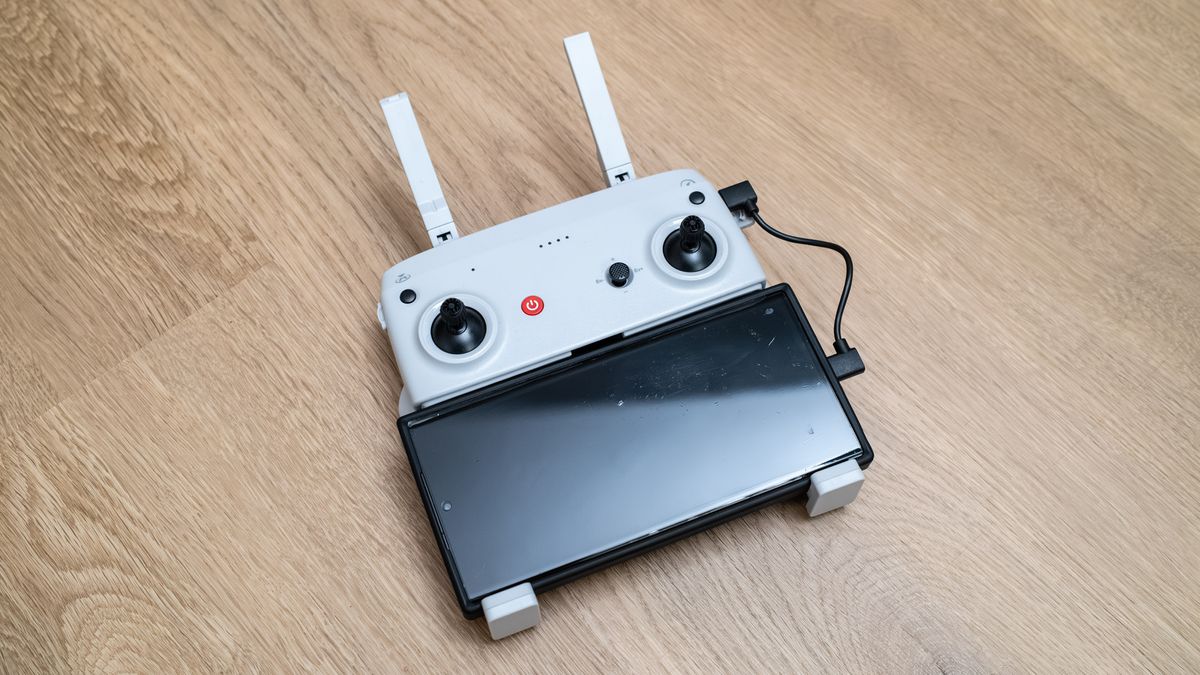 Holy Stone HS900 controller set up ready for flight