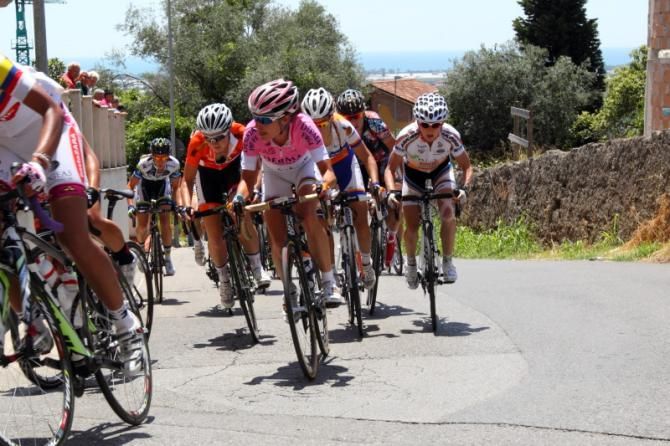 Marianne Vos (Rabo Women) in the maglia rosa