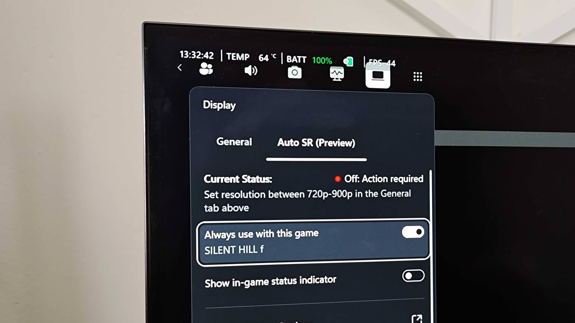 Auto Super Resolution game bar menu on monitor with status: off.