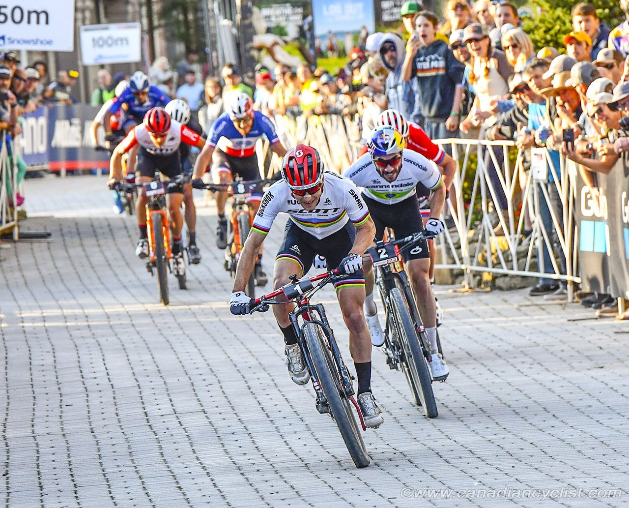 Nino Schurter begins to assert control