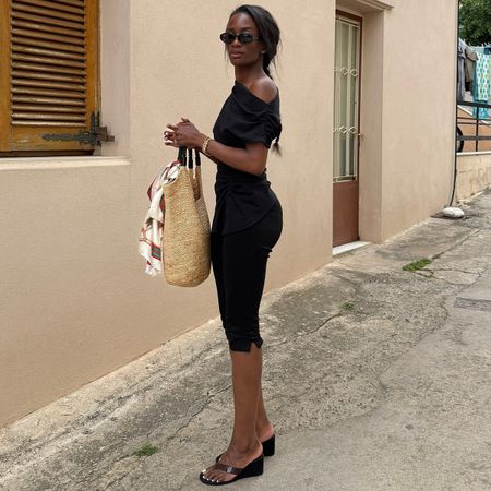 @_livmadeline wearing capris and wedge sandals