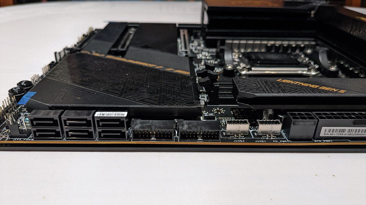 MSI MEG X670E Ace SATA and case connections
