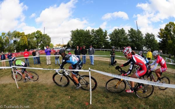 Elite women on lap one