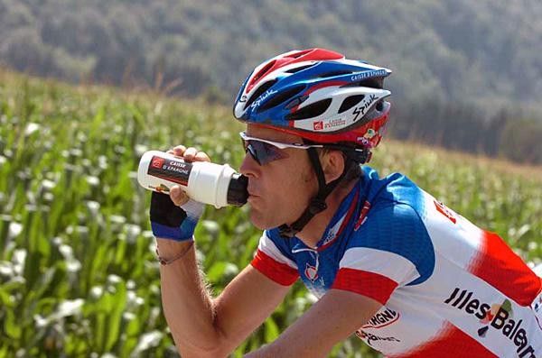 Florent Brard drinks another bidon