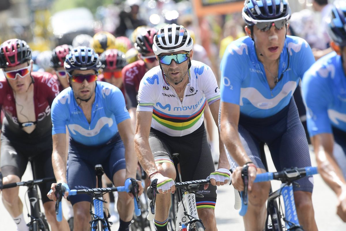 Landa and Valverde work on Tourmalet