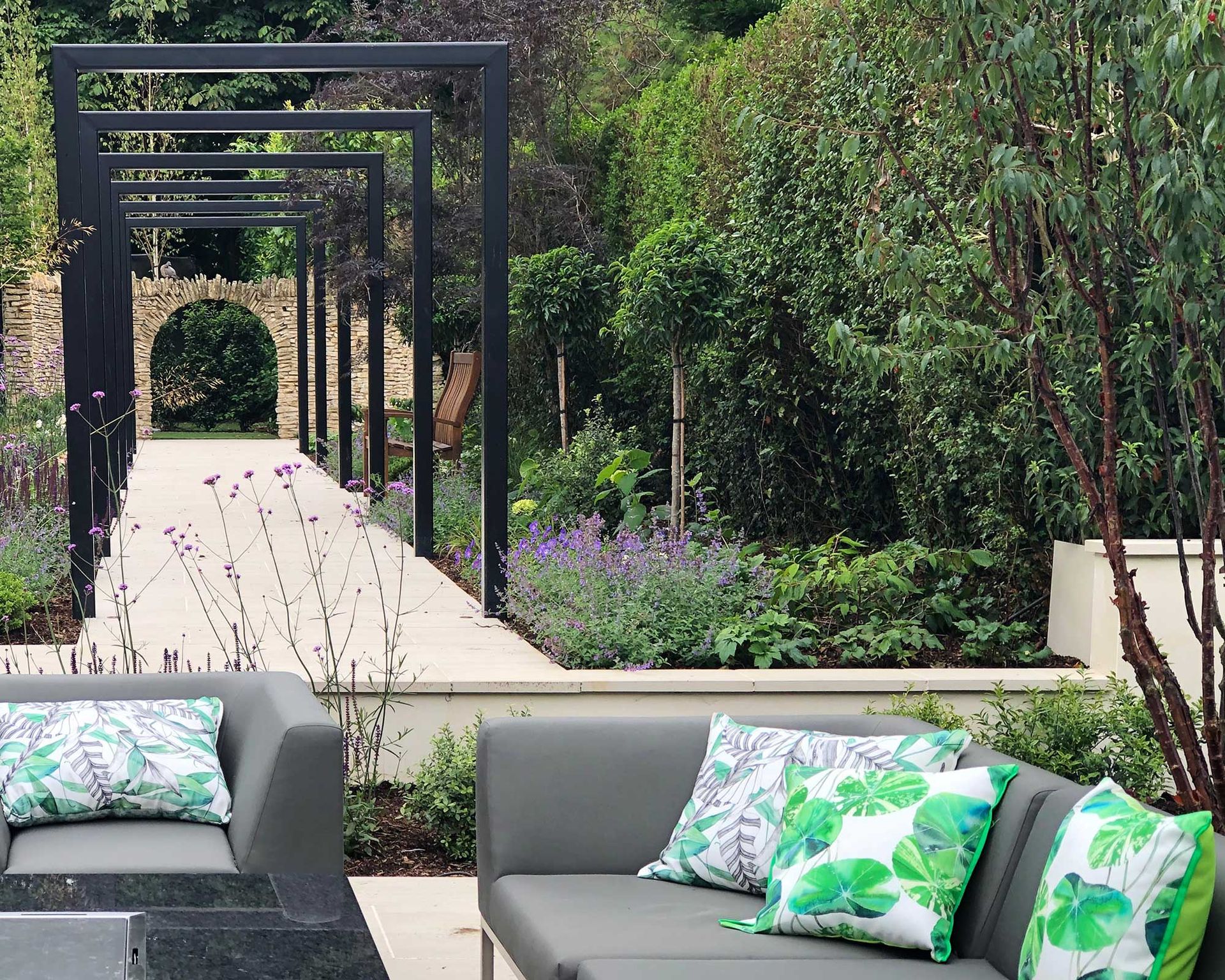 Stone garden wall ideas: 15 timeless structures for your plot | Gardeningetc
