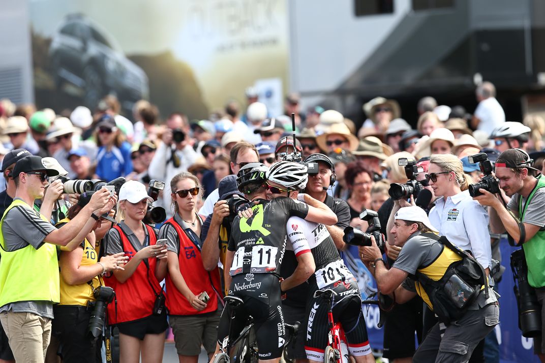 Meyer and Bobridge embrace on the line