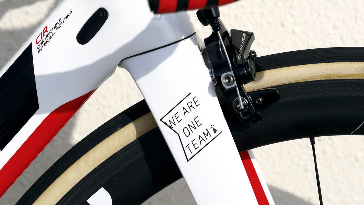 Team Arkea Samsic's team motto adorns the fork shoulders