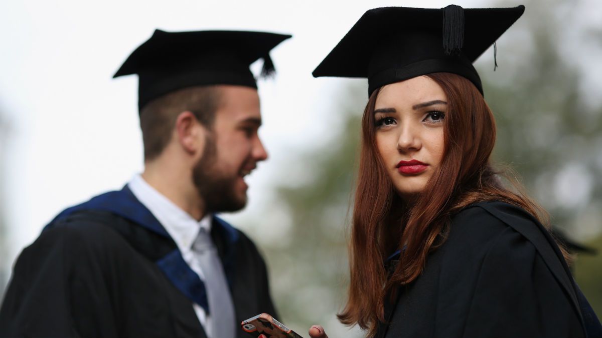 160517-graduands.jpg