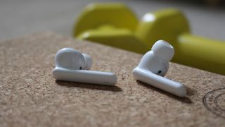 Honor Earbuds 2 Lite on a yoga block