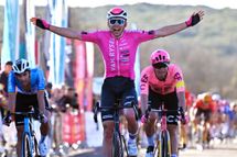 Etoile de Bessèges: Samuel Leroux holds off charging field to win stage 4