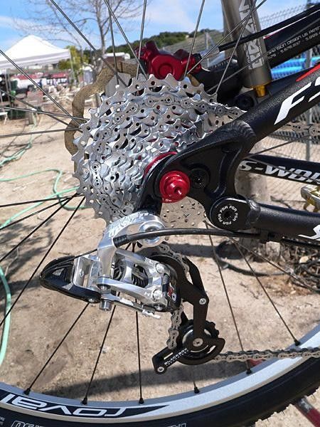 Killeen runs the SRAM X.0 BlackBox rear derailleur complete with a mid-length carbon composite cage.