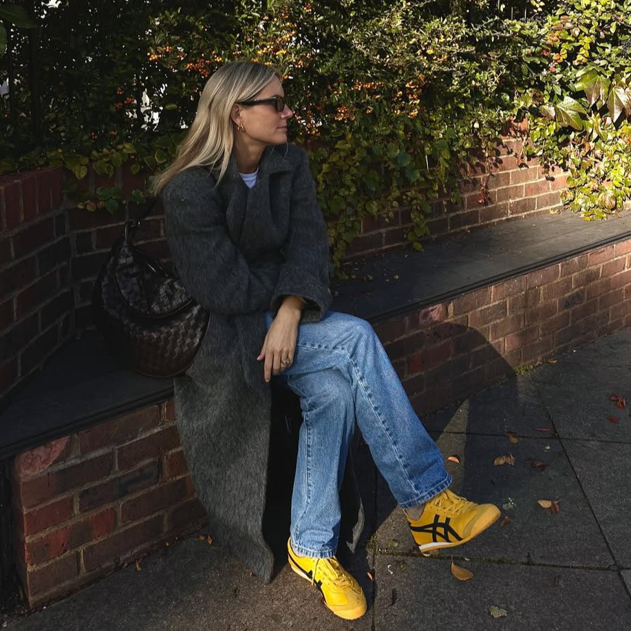 5 Chic Ways Stylish Londoners Are Wearing Trainers With Their Favourite Jeans This Year