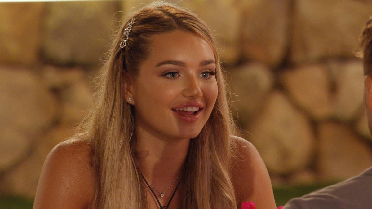 Who Is Lucinda Strafford Everything You Need To Know About The Love Island Bombshell My