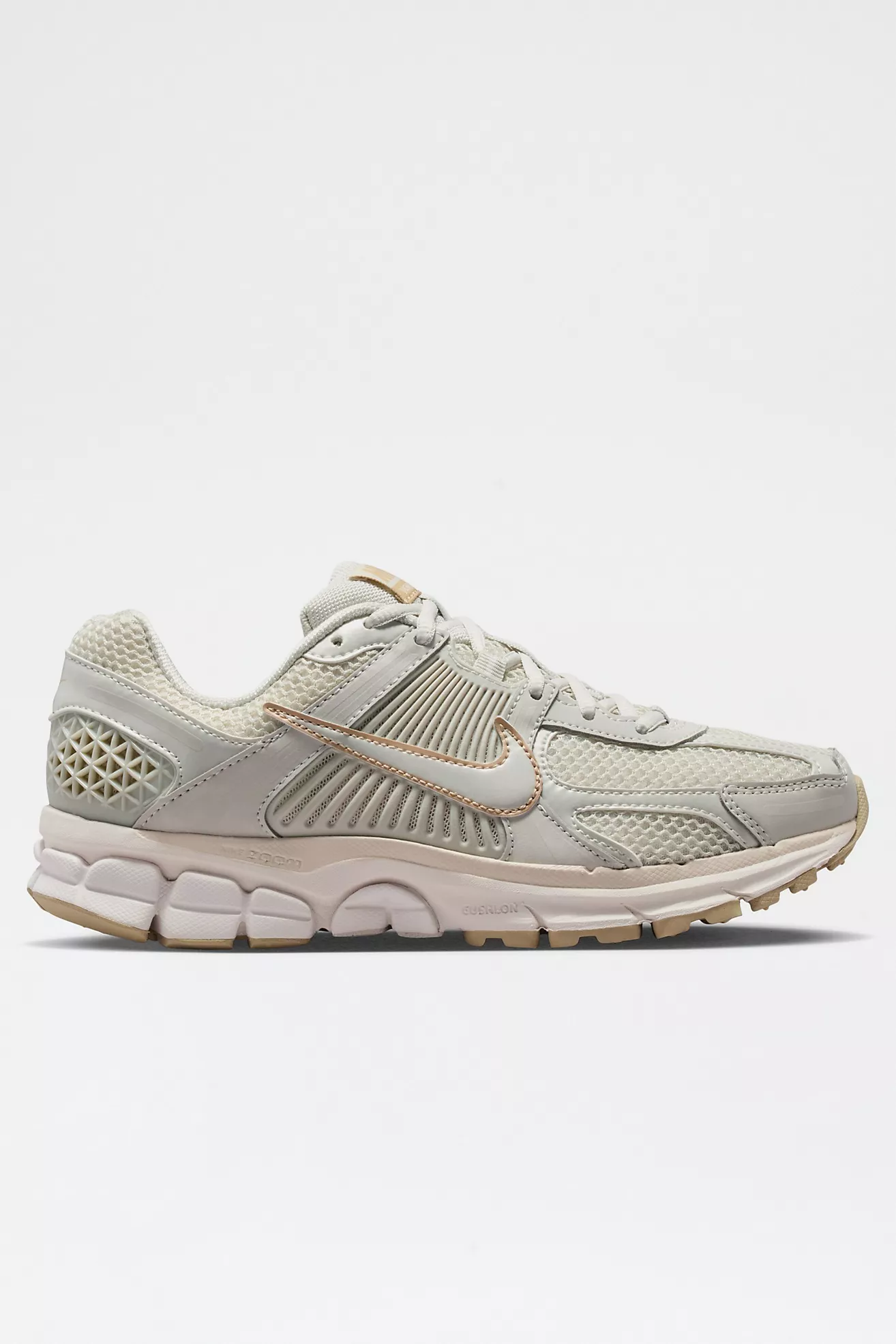 Nike Women's Zoom Vomero 5 Sneaker