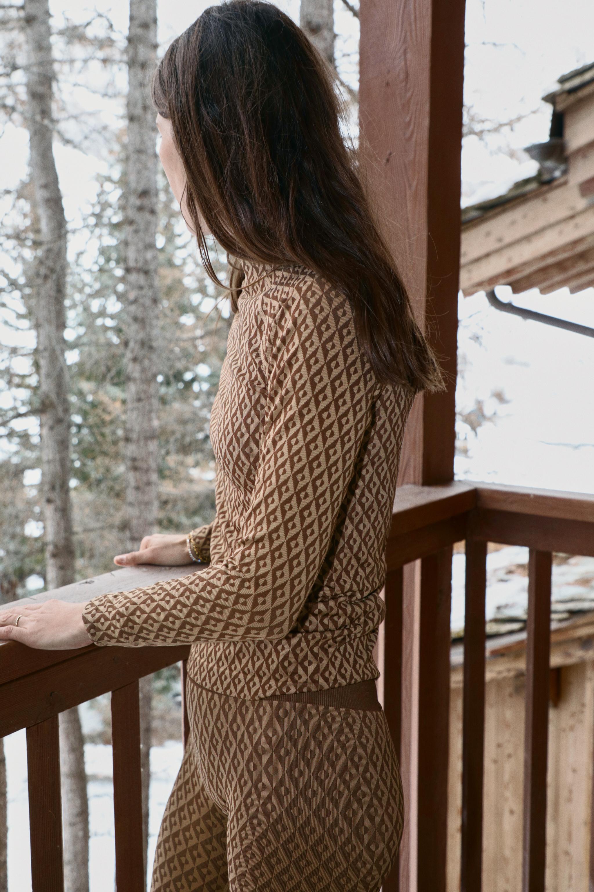 ZARA Thermolite&amp;reg; Core Seamless Jacquard Thermal T-Shirt Ski Collection