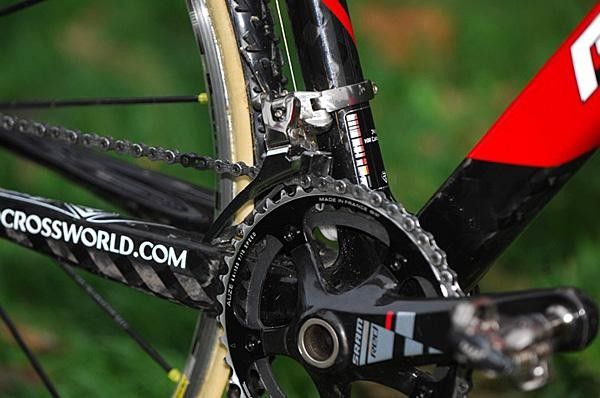 A SRAM Force front derailleur