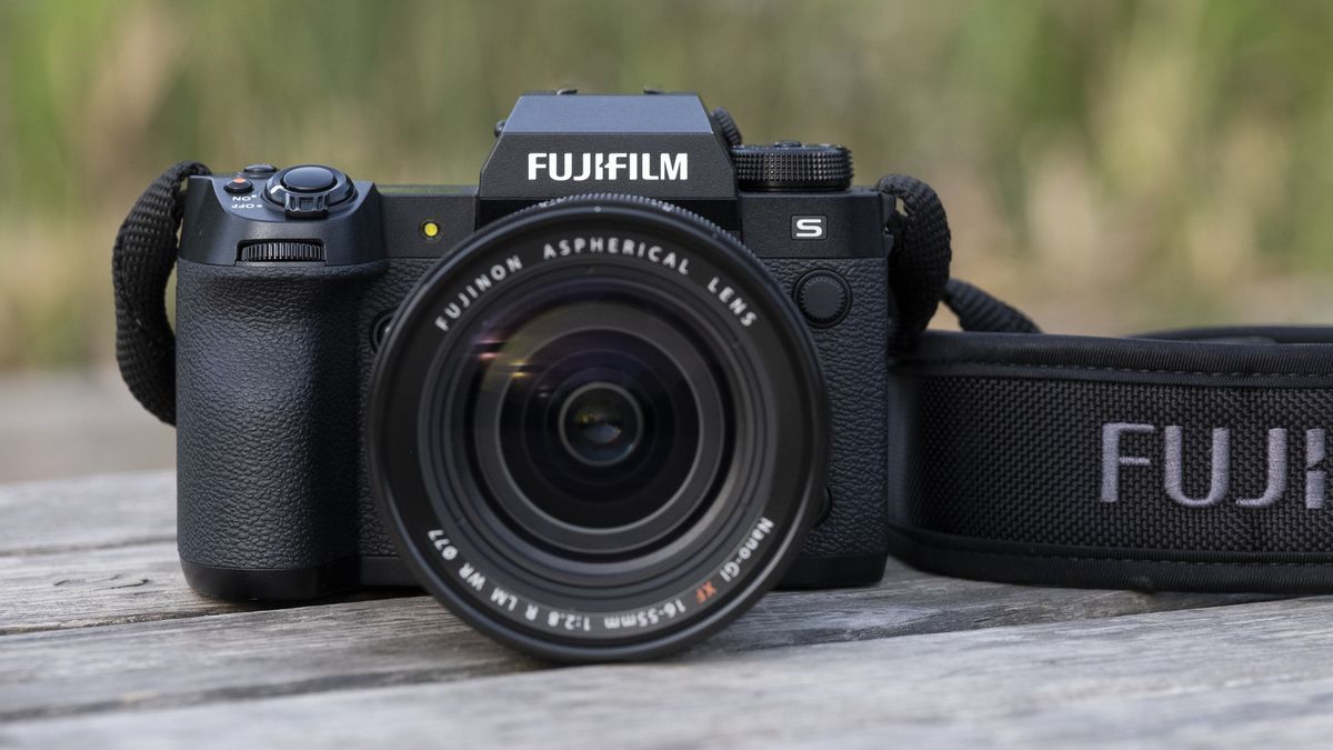 Fujifilm X-H2S review