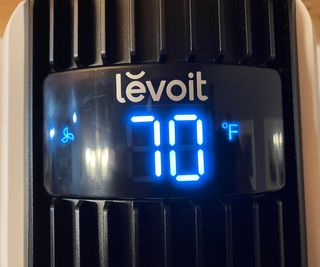 A close up of the temperature reading on the Levoit 36 Inch Tower Fan