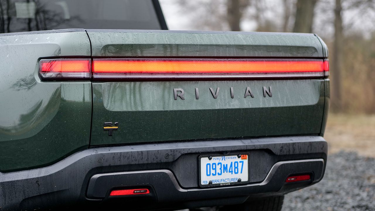 2025 Rivian R1T Tri.