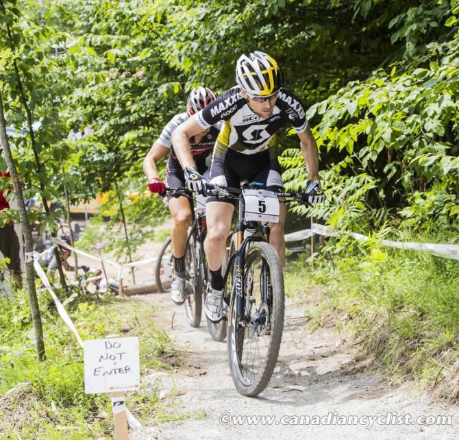 Cameron Jette (Scott -3 Rox Racing) was the early leader