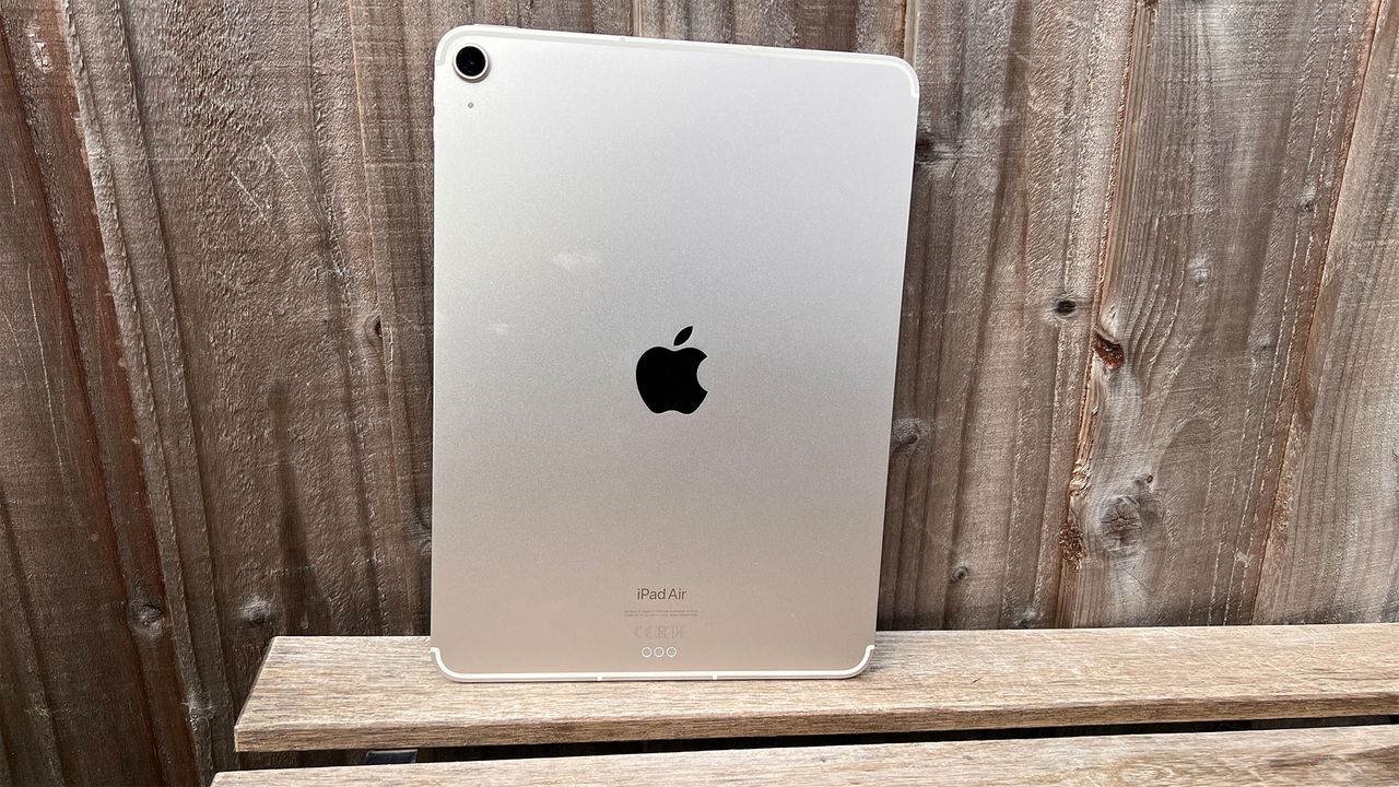 iPad Air M1 back