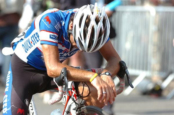 Carlos Barredo (Quick Step) was away solo for 40km only to be caught in the final kilometre.