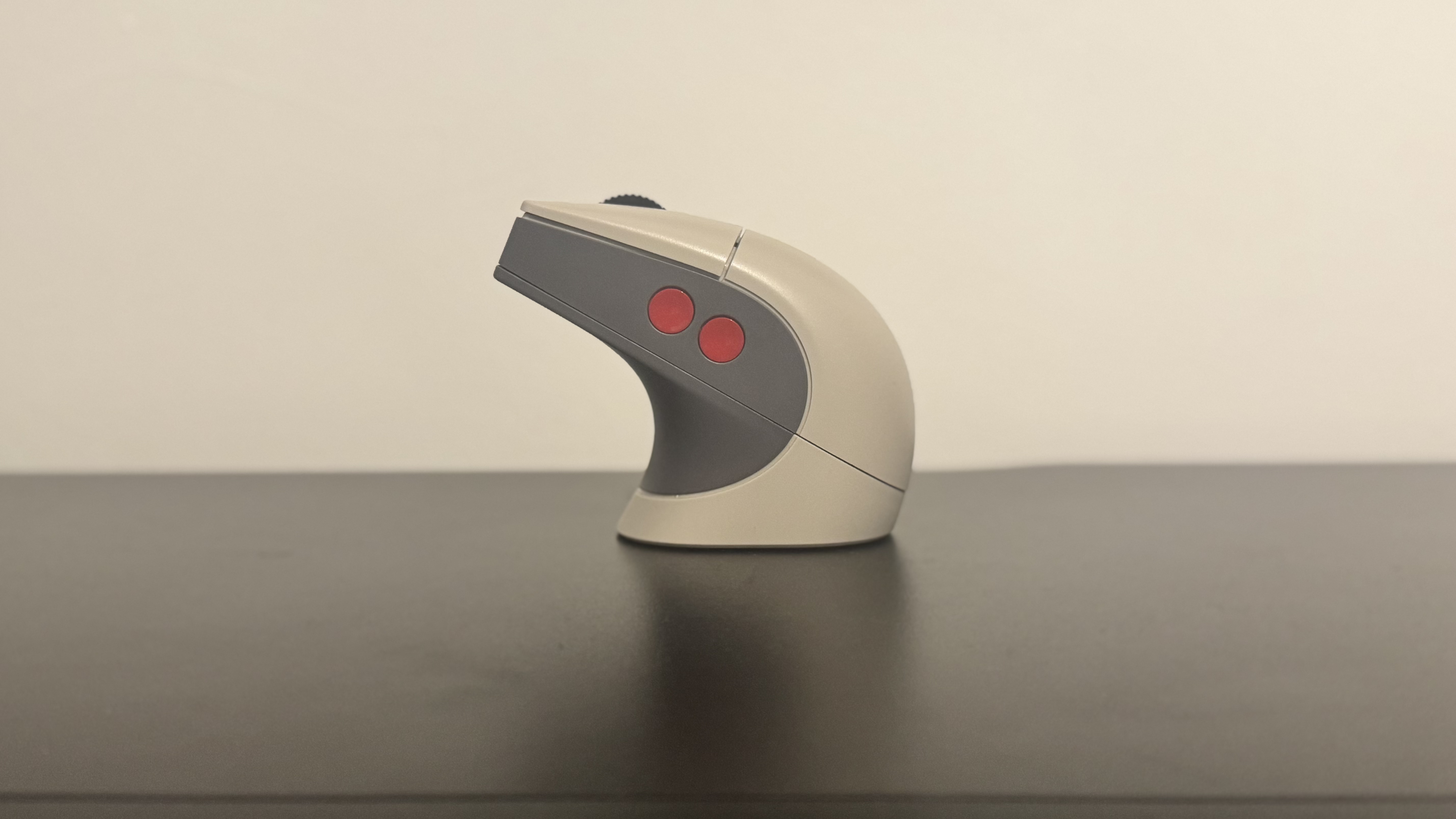 8BitDo Retro R8 gaming mouse