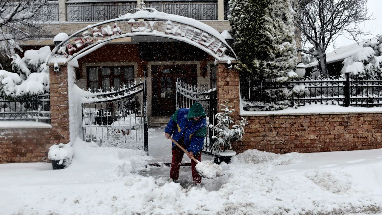 greece snow