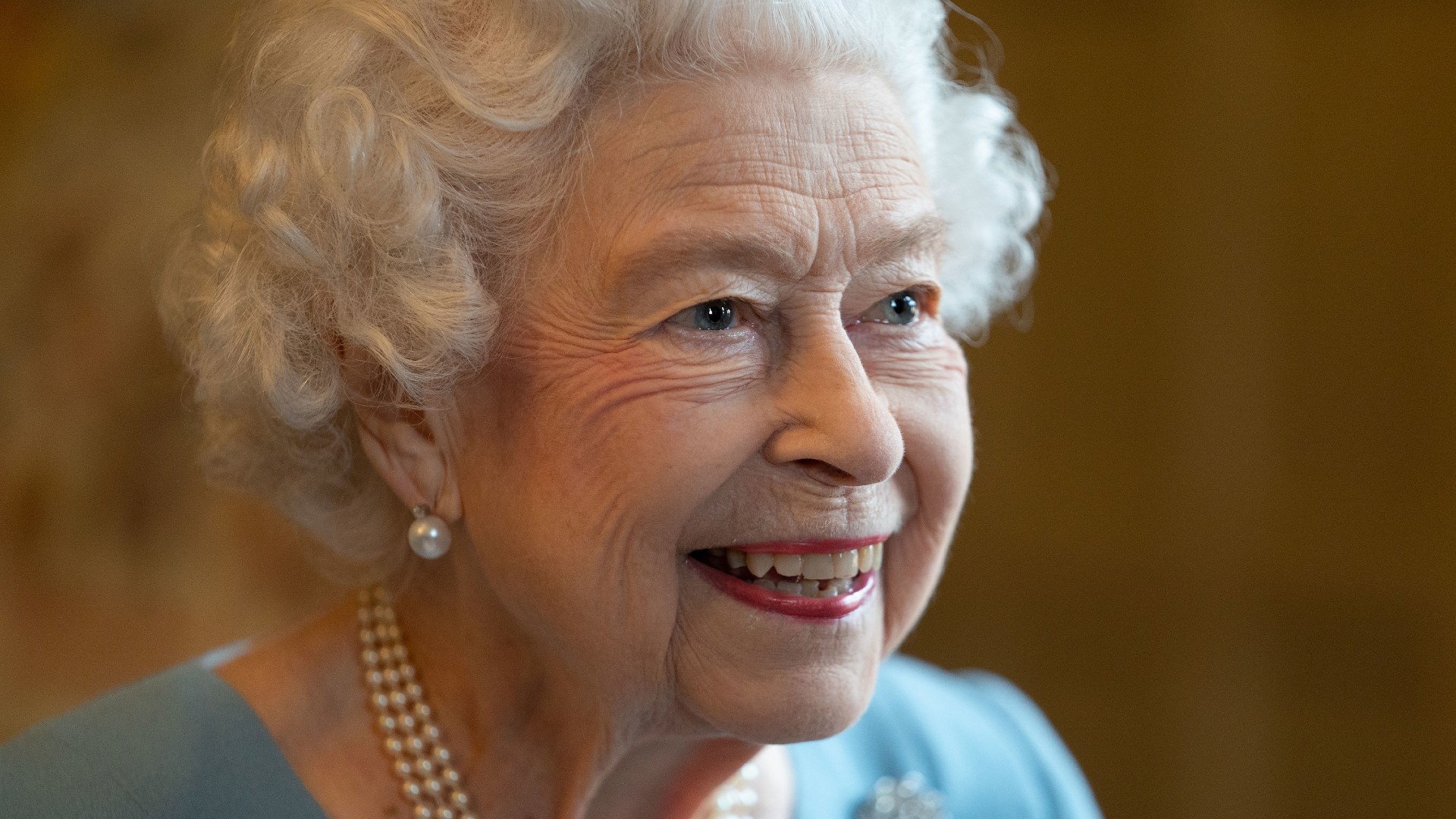 Royal Historian Says, Despite the Queen’s Physical Mobility Issues, “She Is in Charge”