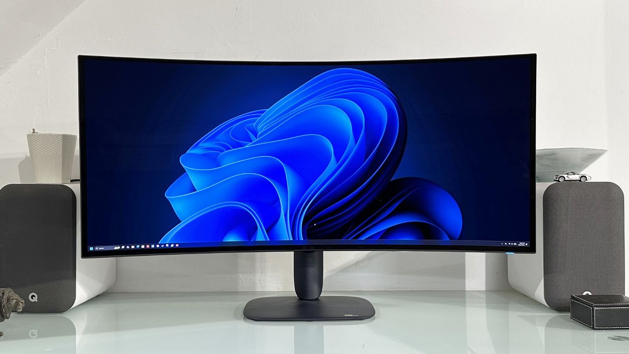 Alienware AW3926QW OLED gaming monitor