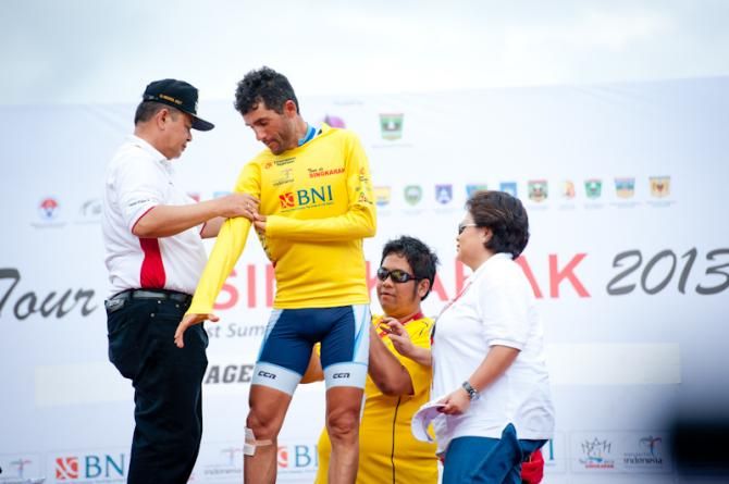 Ghader Mizbani (Tabriz Petrochemical Cycling Team) keeps the yellow leader jersey