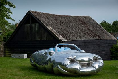 Erwin Wurm, Fat Convertible in Oxfordshire farm