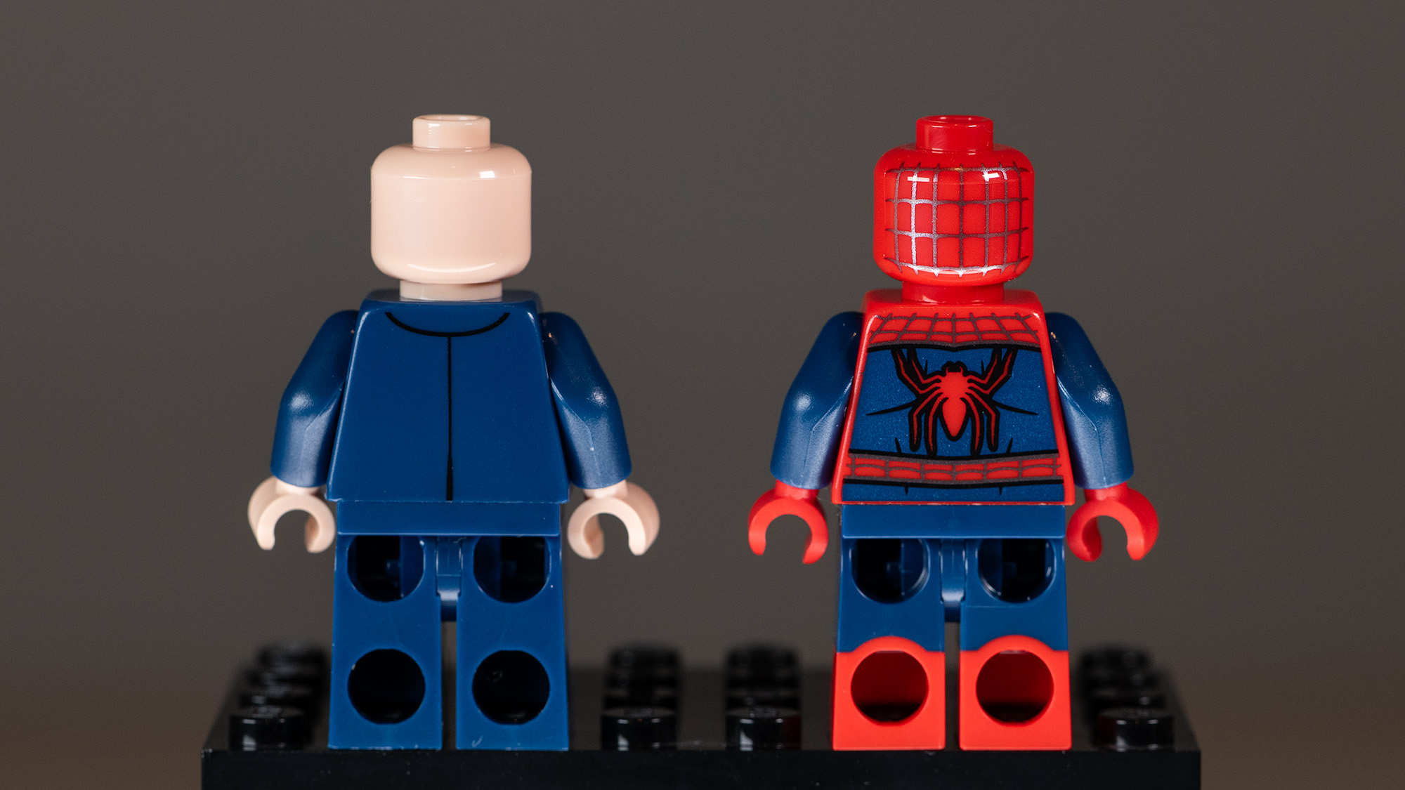 Lego Spider-Man vs. Doc Ock Subway Train Scene (76321) Spider-Man and J. Jonah Jameson (from the rear)