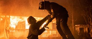 Michael Myers kills a fireman in Halloween Kills