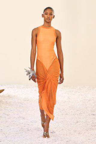 CtbJhqQZ9TsEVAsJ5yNex4-320-80 اتجاه اللون البرتقالي Aperol Spritz بارد بشكل منعش لصيف 2025
