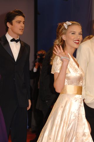 Scarlett Johansson and Josh Hartnett