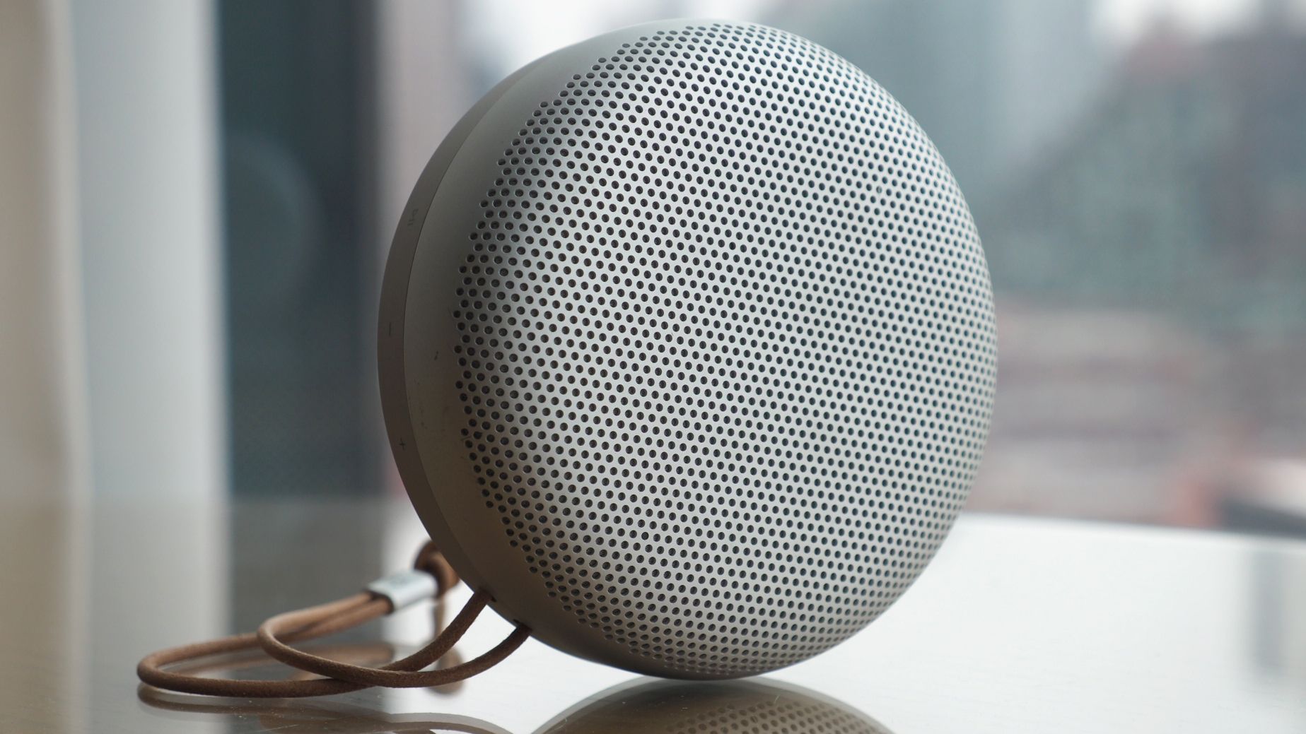 1ヶ月使用　B&O Beosound A1 3rd gen シルバー Bang & Olufsen A1 3rd Gen review: The perfect portable Bluetooth
