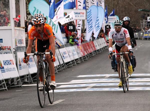 Be&ntilde;at Intxausti (Euskaltel - Euskadi) finished fifth ahead of Jean-Christophe Peraud (Omega Pharma-Lotto) in sixth.