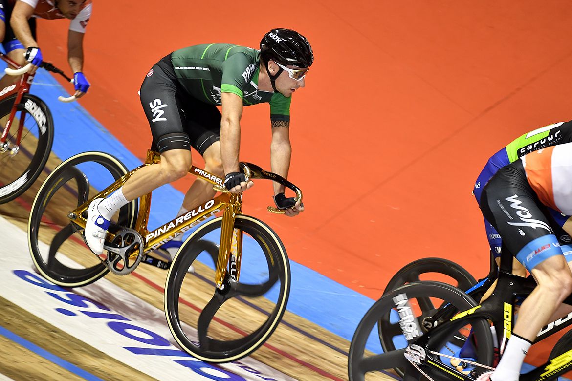 Elia Viviani in action