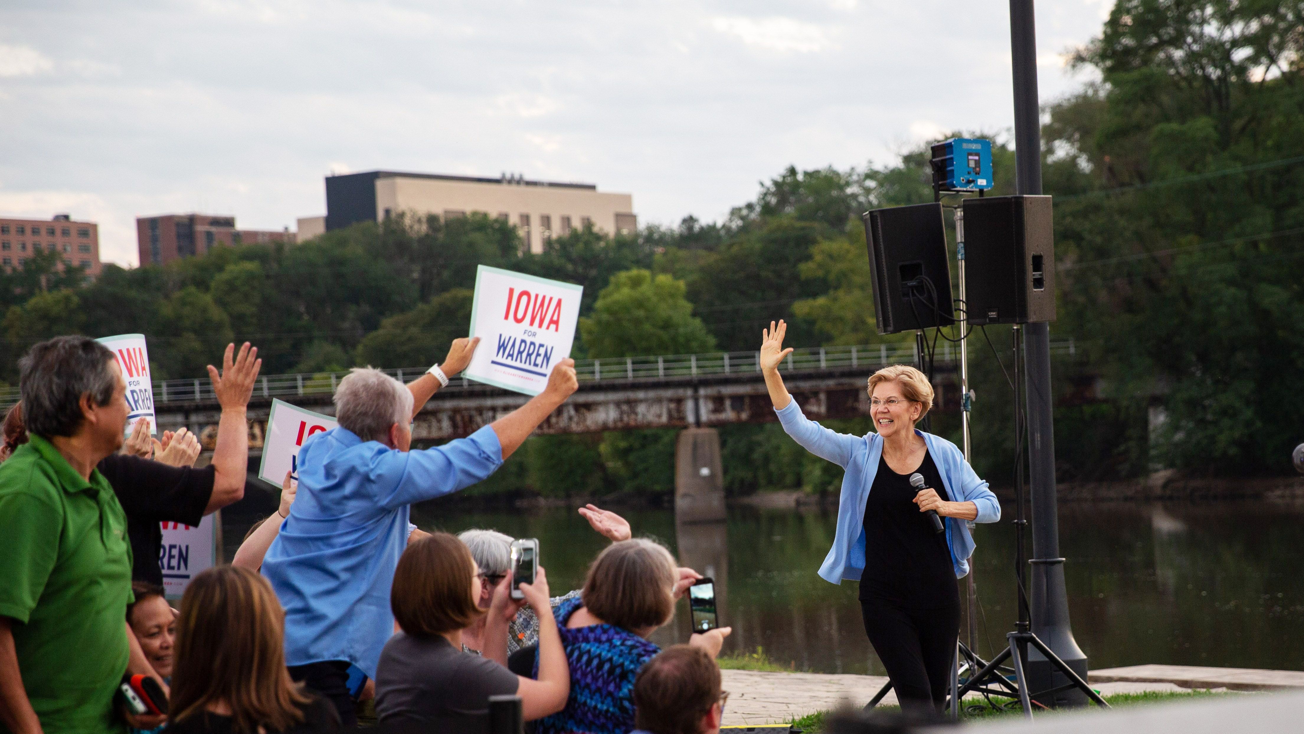 Jonathan Van Ness Campaigns for Elizabeth Warren—& Attracts Future ...