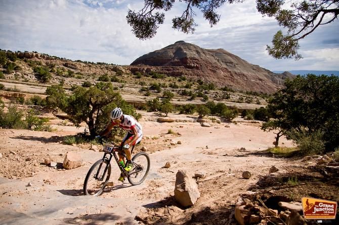 Fernando Riveros Paez leads the men's race