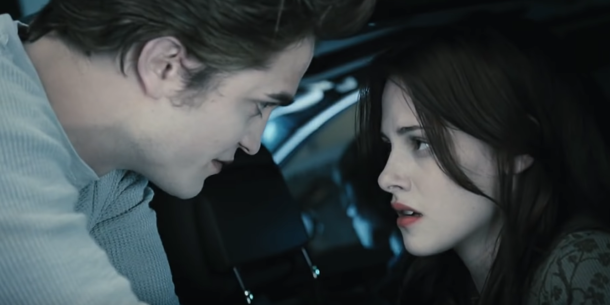 Twilight': Why Robert Pattinson Only Wanted Edward and Bella to Touch 3  Times in the Movie