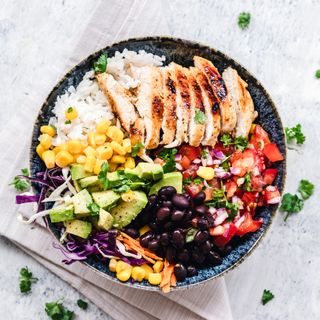 Healthy chicken rice bowl