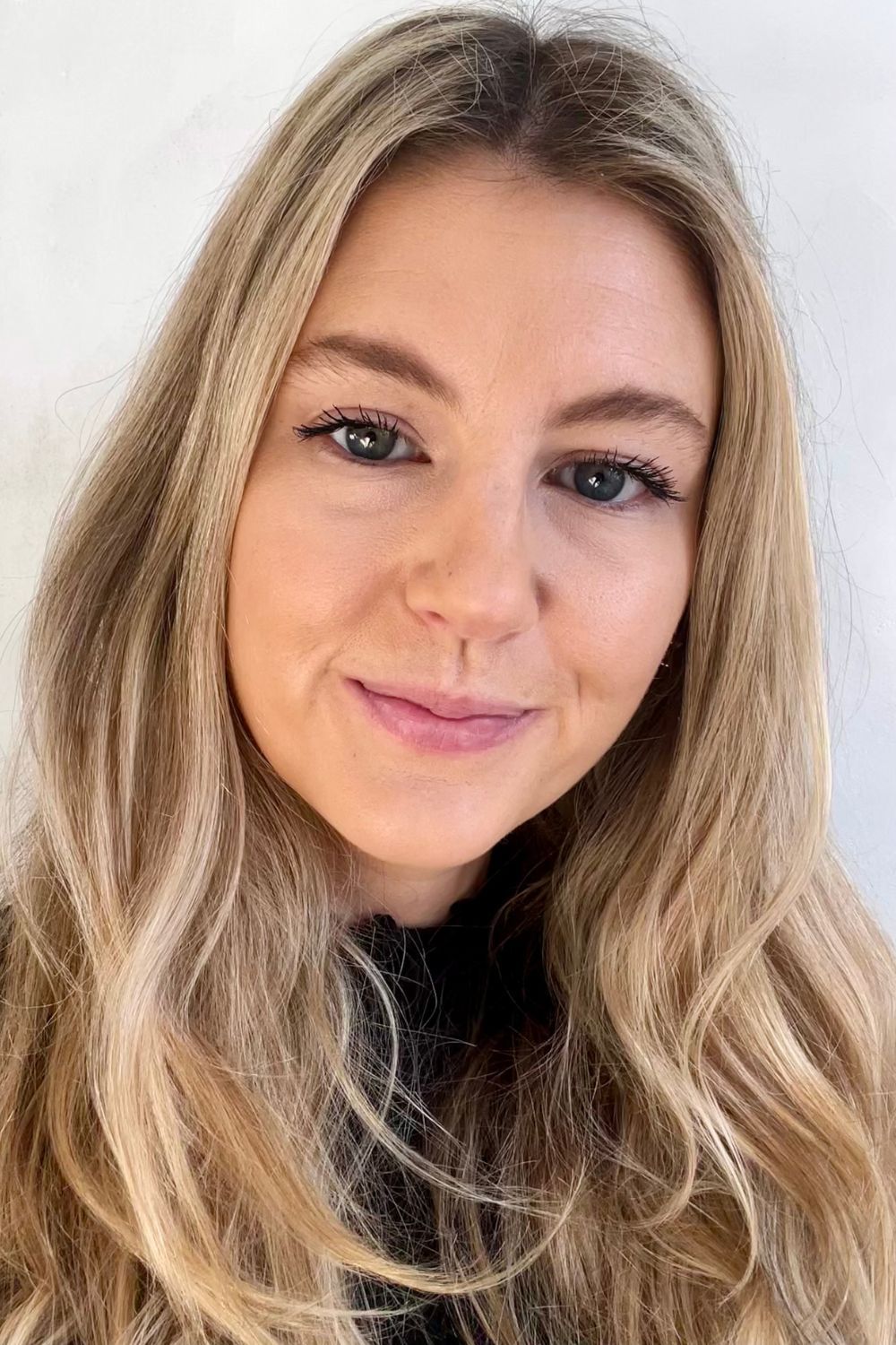 Katie Thomas before applying Chanel Les Beiges Healthy Glow Bronzing Cream