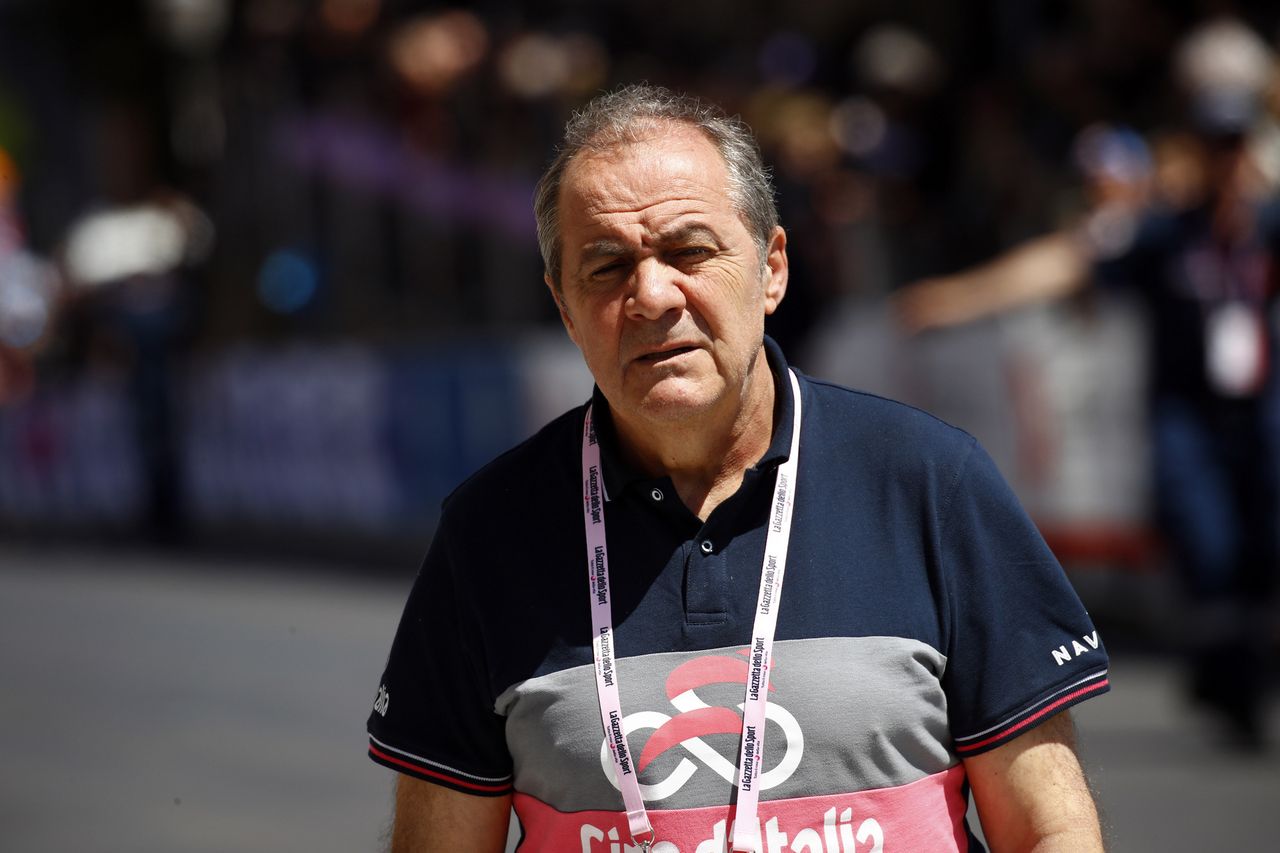 Race director Mauro Vegni at the stage 7 start