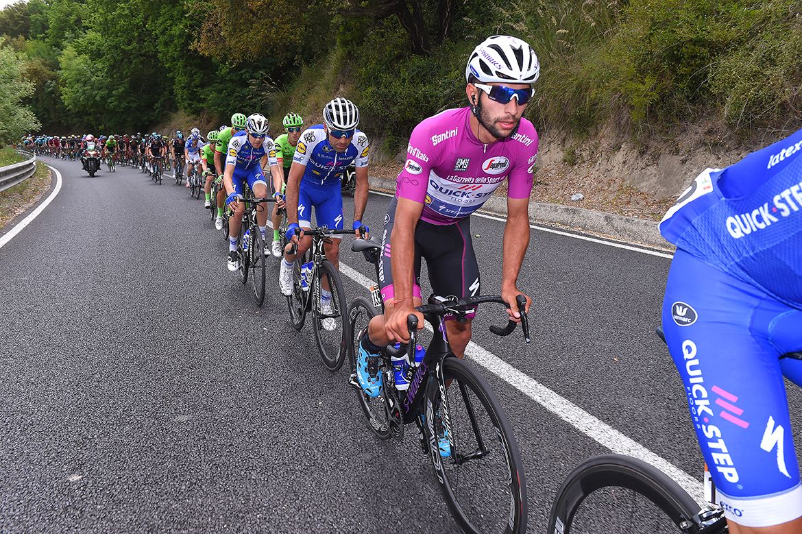 Fernado Gaviria (Quick-Step Floors) in the ciclamino jersey