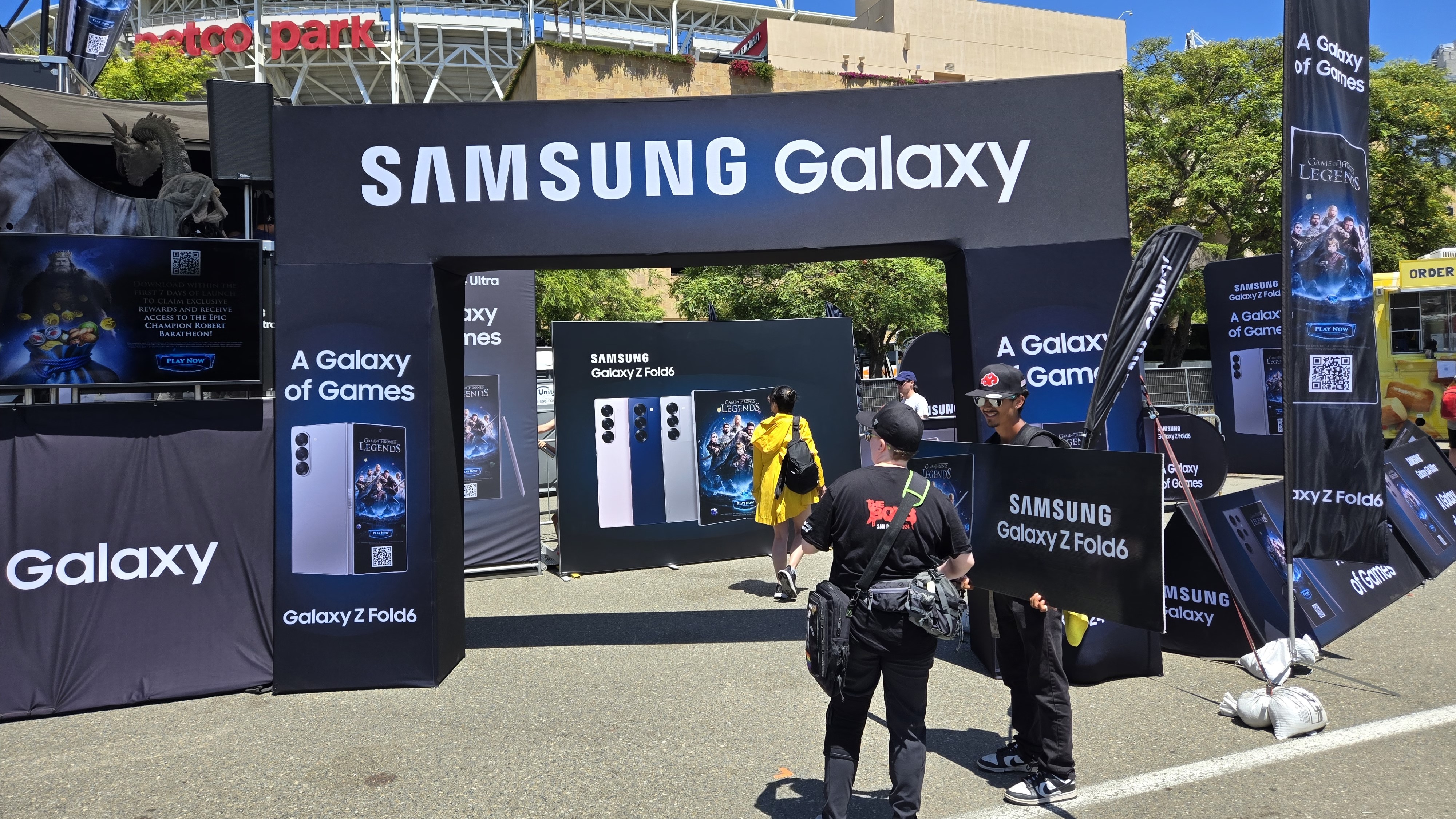 Entrance to Samsung's Comic-Con booth