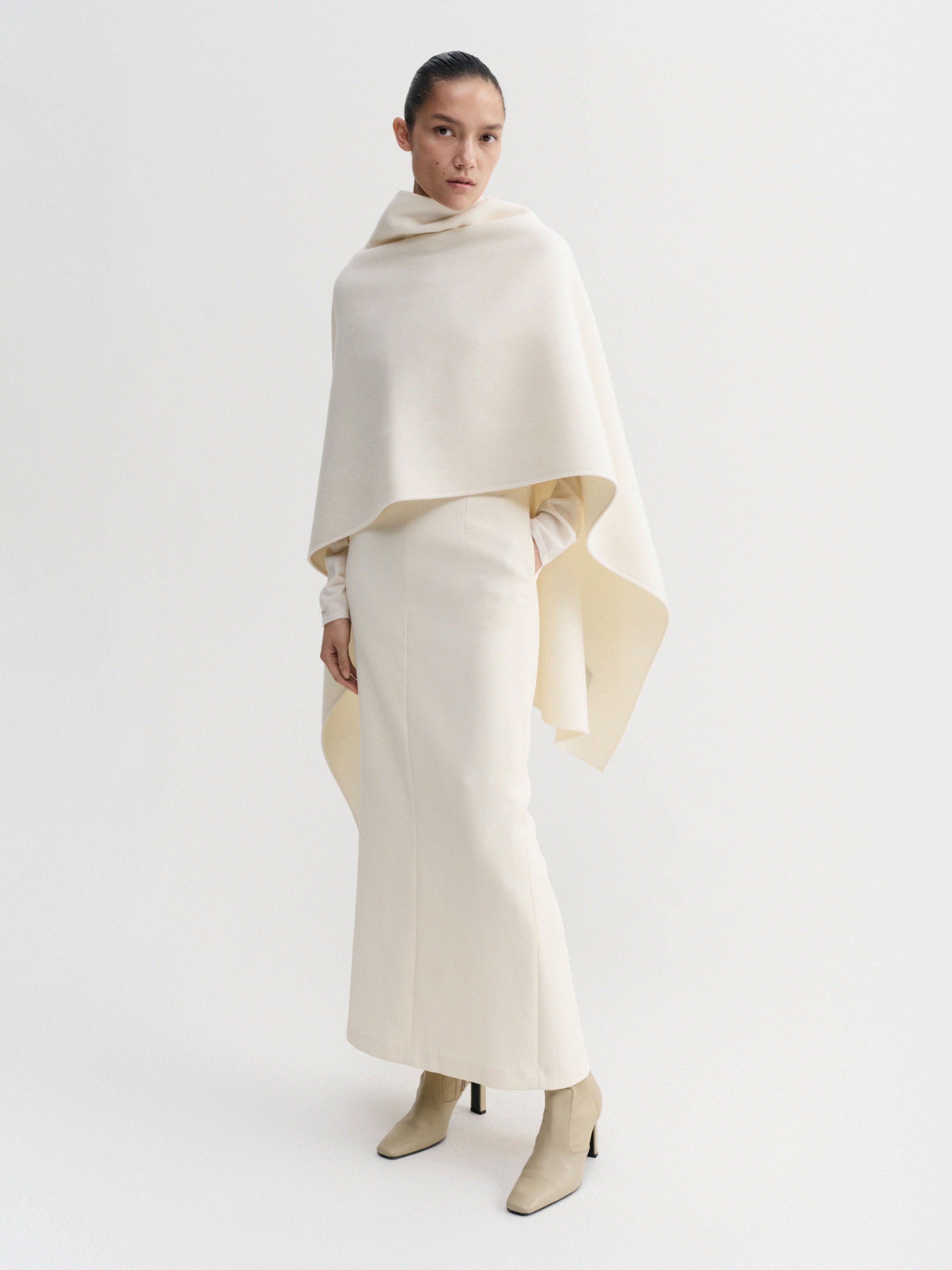 Colette Doubl&amp;eacute; Cape, Cream