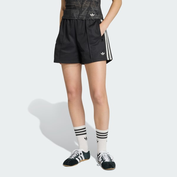 Sprinter Shorts With Knitted Crochet Details